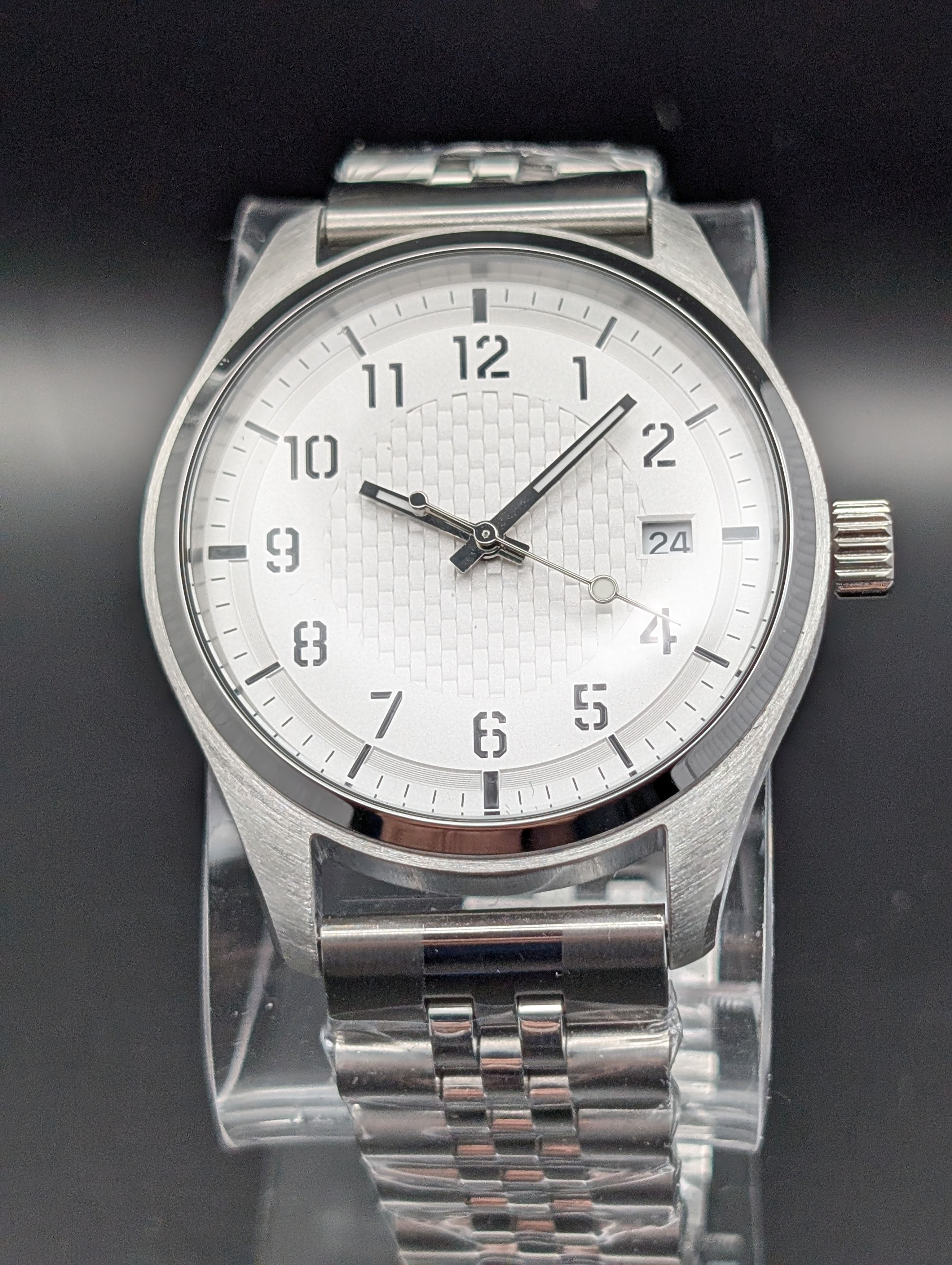 Zeitenwende – Seitliche Ansicht, klassische 42mm Silhouette