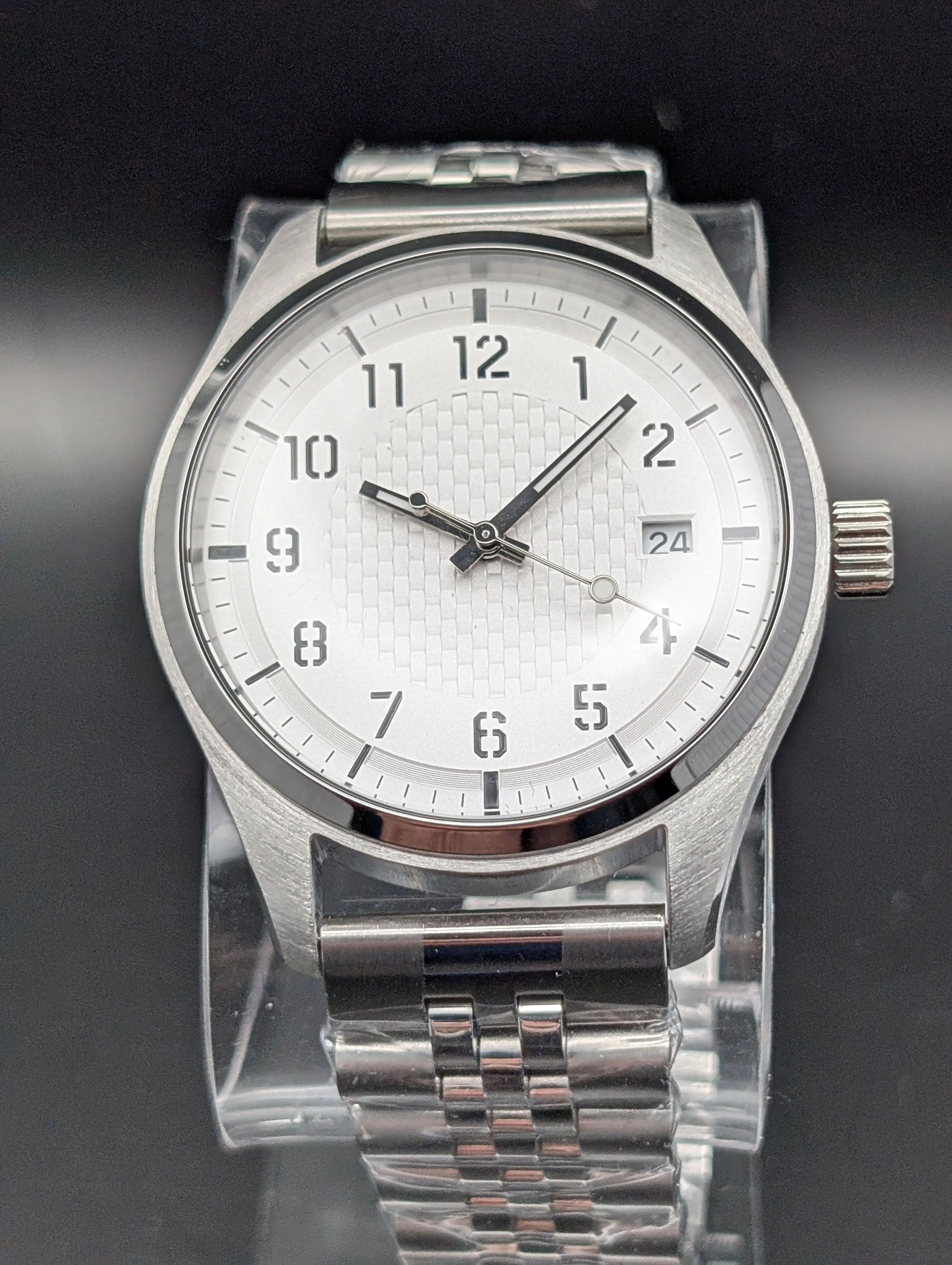 Zeitenwende – Seitenansicht, klassische 42mm Silhouette